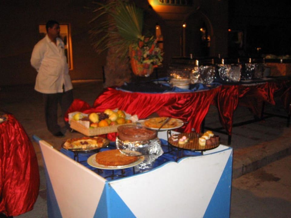 Buffet beim Streetfestival Hotel Three Corners Ocean View prestige - Adults only