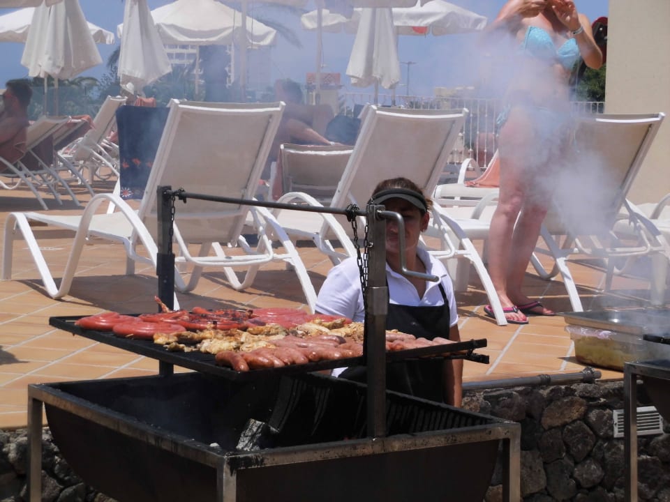 Barbecue am Pool R2 BUGANVILLA Hotel & Spa