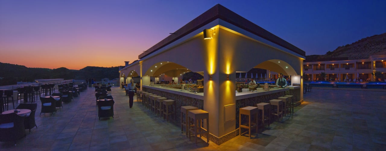 Luna_Panoramic_Bar La Marquise Luxury Resort Complex