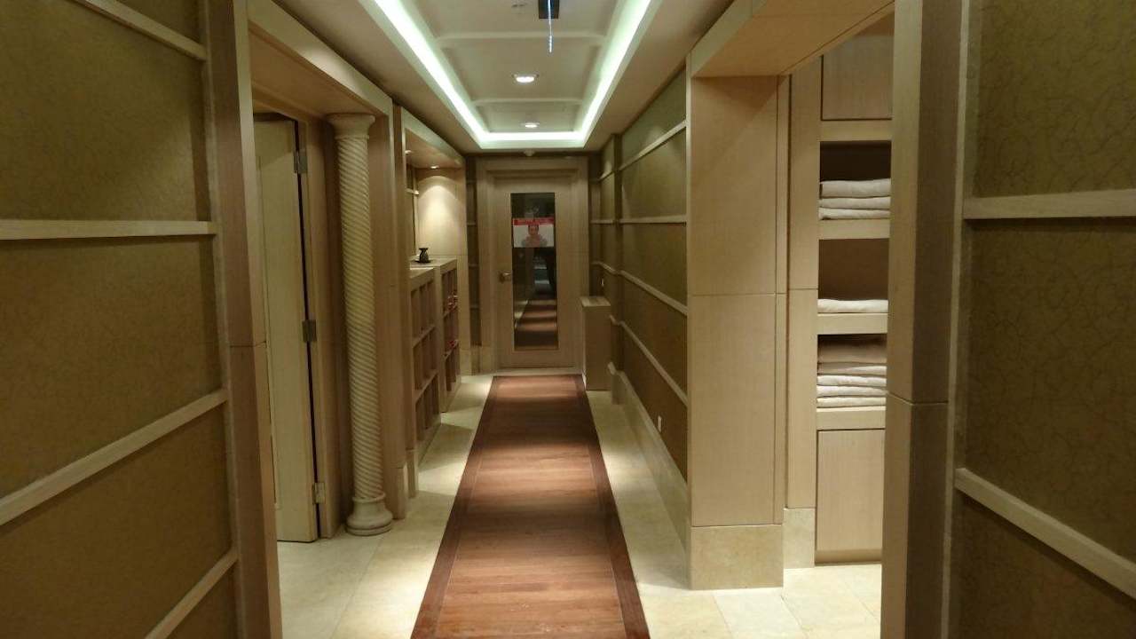 Shang-Du SPA Xanadu Snow White Hotel