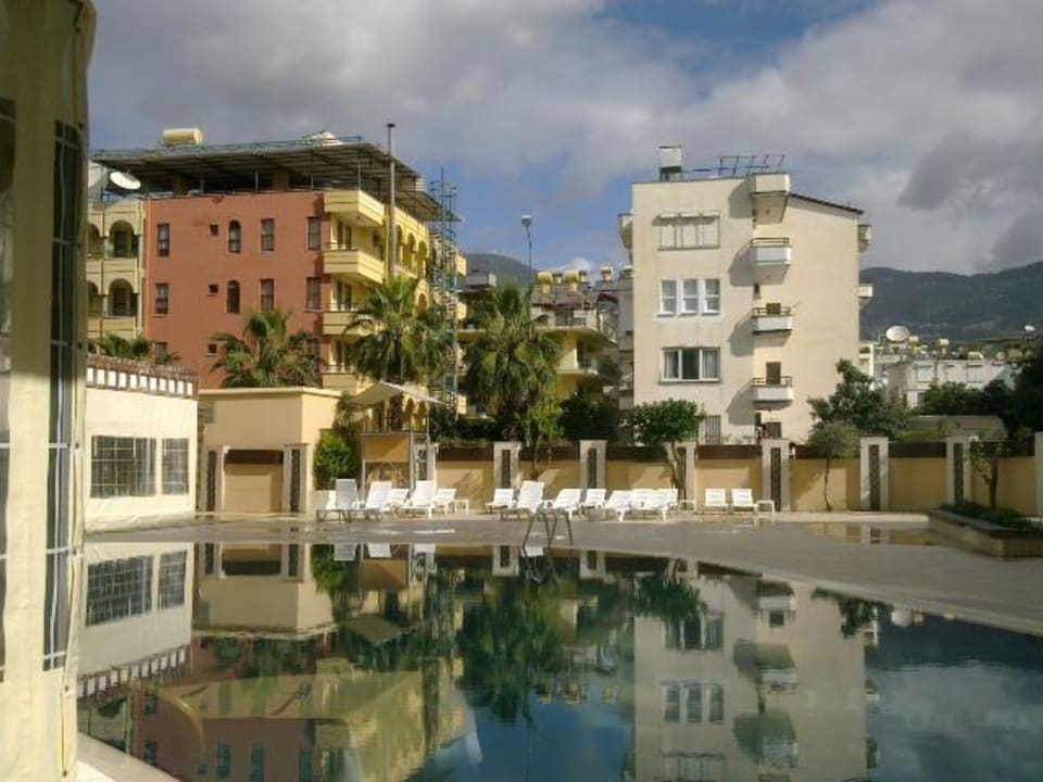 Pool Tac Premier Hotel & Spa