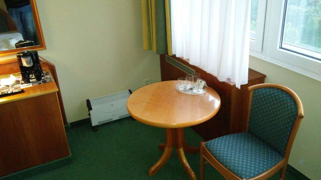 Das Zimmer Leoso Hotel Leverkusen