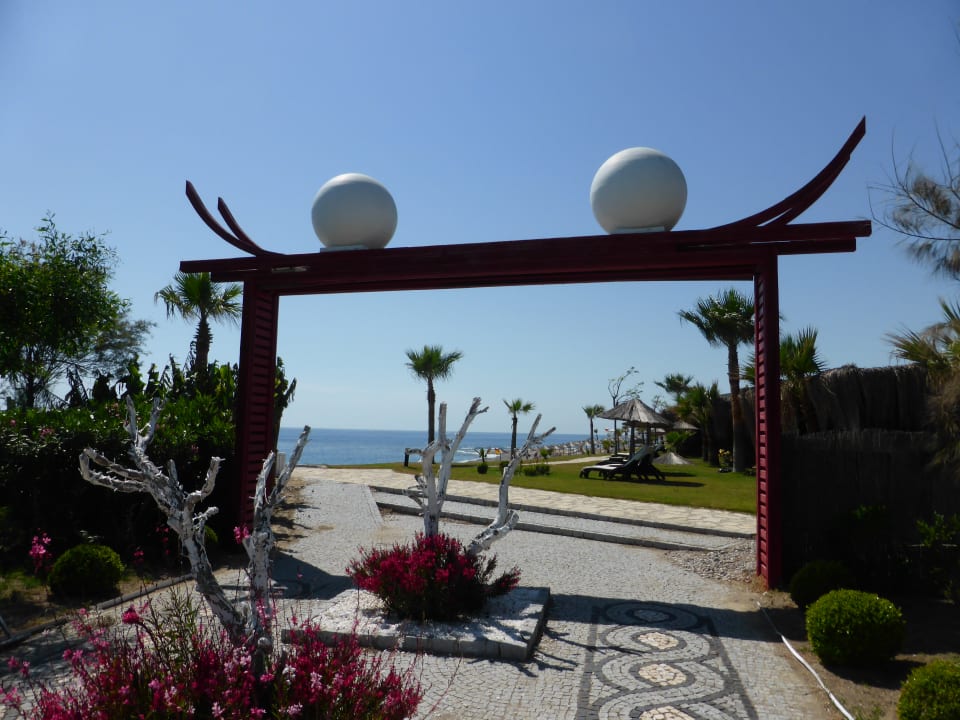 Ausgang chinesischer Garten Flora Garden Beach Hotel ( 16+ Adults Only )