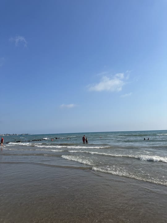 Strand Sunrise Queen Luxury Hotel