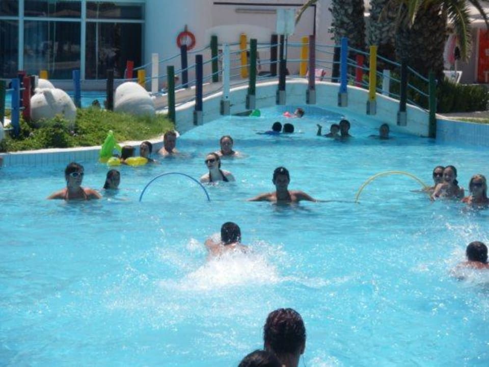 Jeux piscine Hotel El Mouradi Skanes Beach