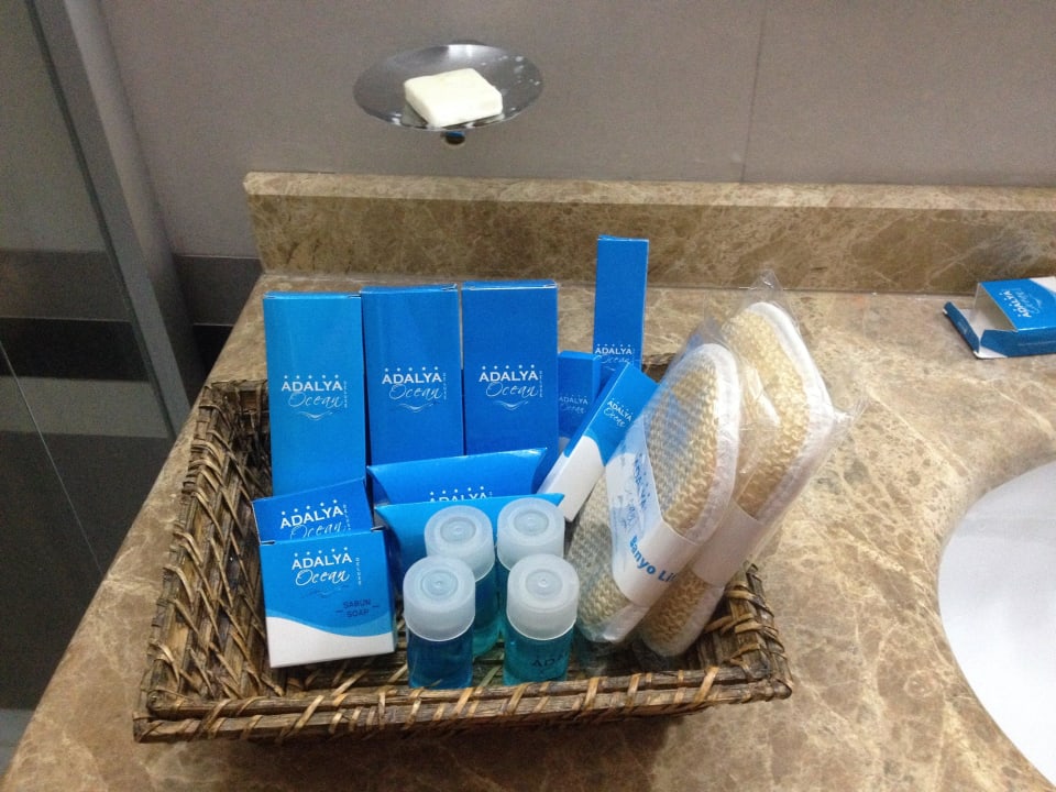 Duschgel u.a. im Bad Adalya Ocean Deluxe
