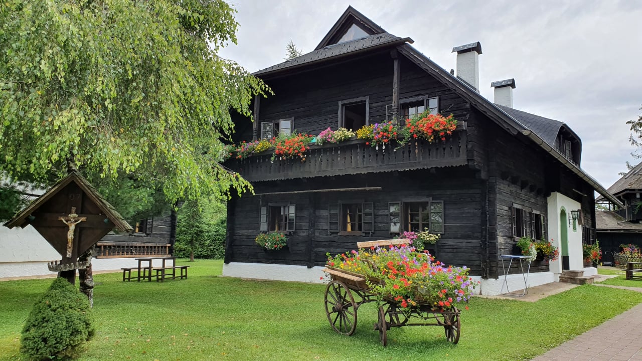 Außenansicht Naturel Hoteldorf Seeleitn