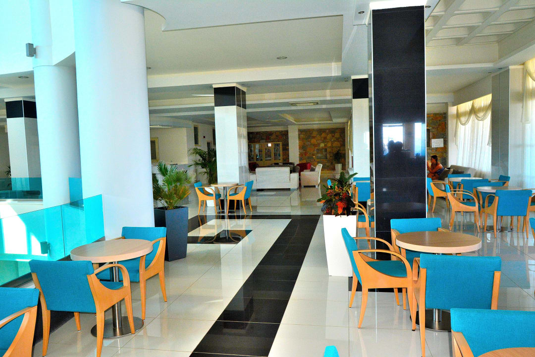 Lobby Grand Blue Beach Hotel