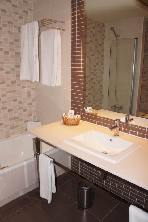 Wanna z szklaną kabiną prysznicową Elba Carlota Beach & Golf Resort