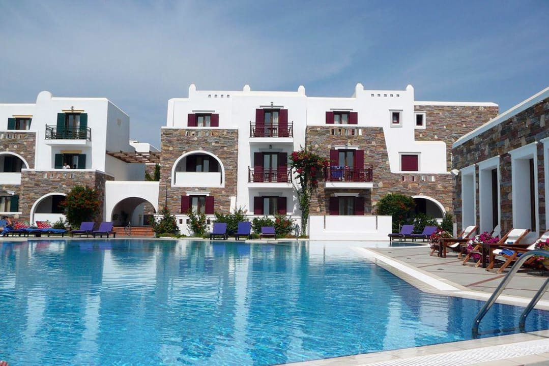 Poolansicht 2 Naxos Resort Beach Hotel