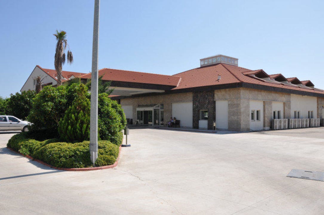 Haupteingang Hotel Süral Resort
