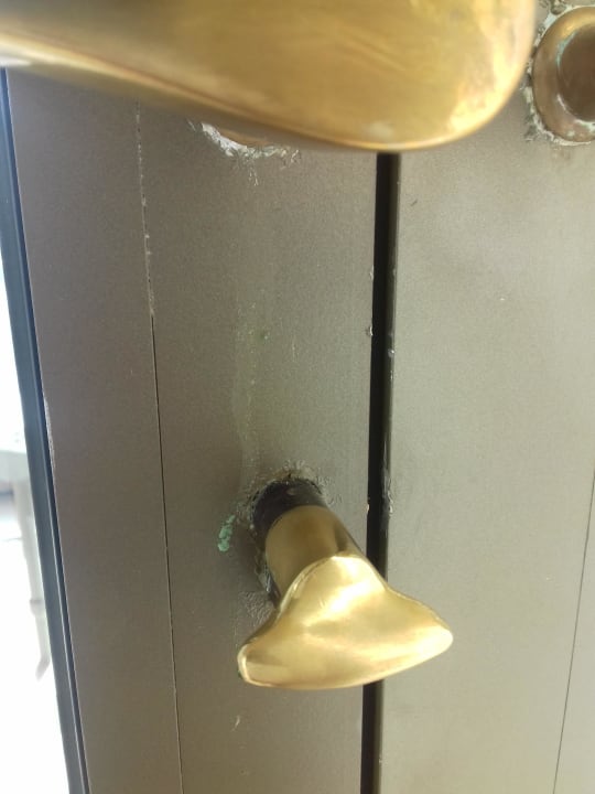 Balkontür dreckig Emirates Palace Mandarin Oriental