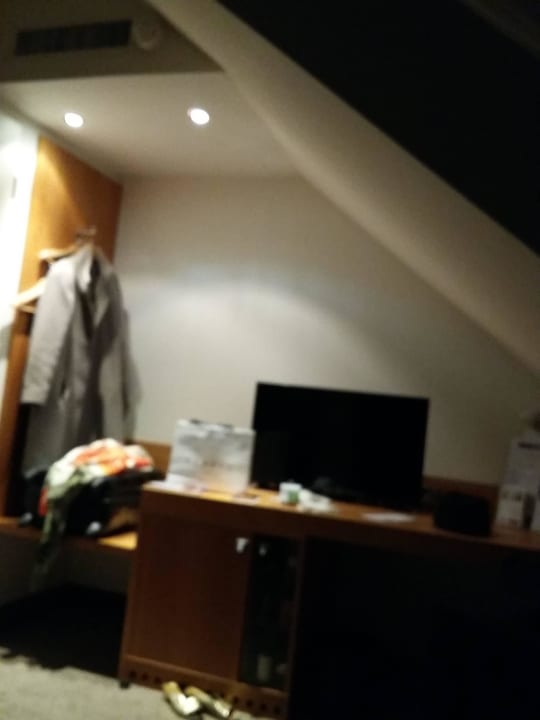 Dachschräge fast übers ganze Zimmer Classik Hotel Alexander Plaza