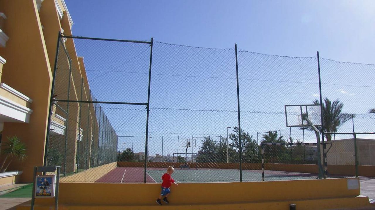 Cancha multifunción Chatur Playa Real Resort