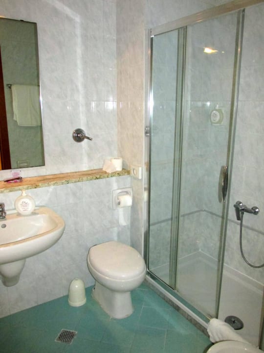 DZ im Haupthaus - Duschbad Aldiana Club Rocca Nettuno Calabria