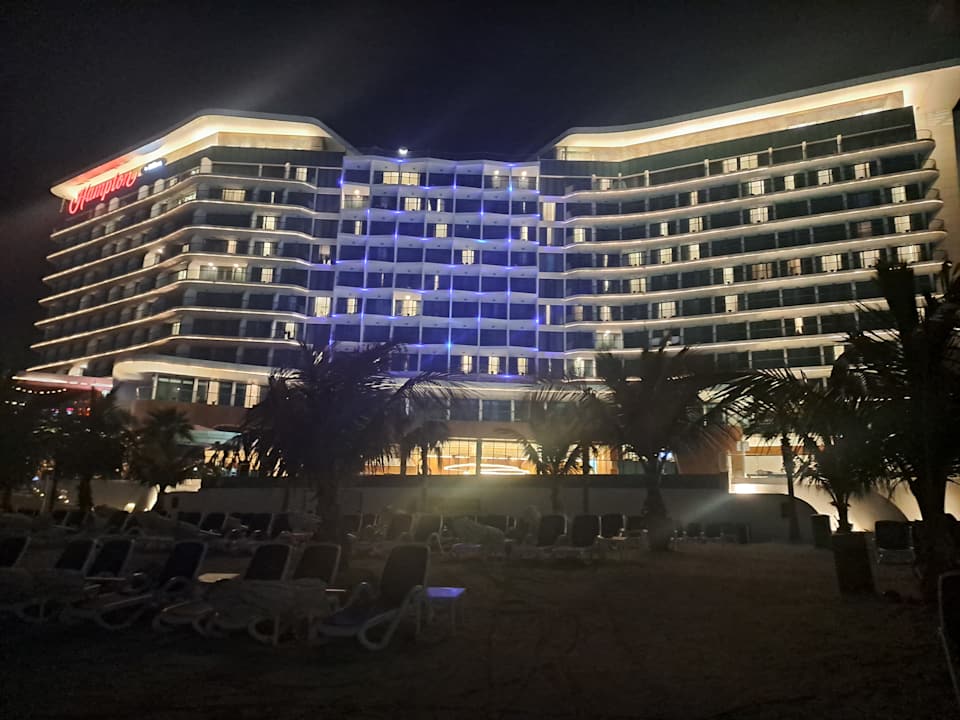 Außenansicht Hampton by Hilton Marjan Island