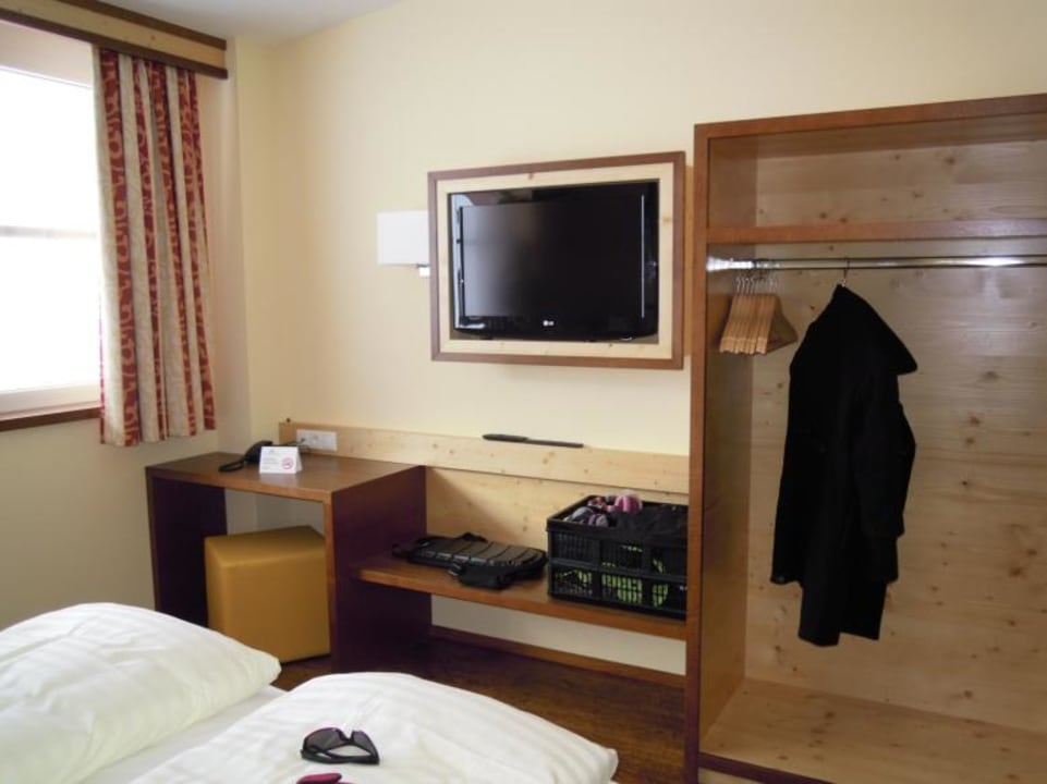 Kleiderschrank Alpenrose