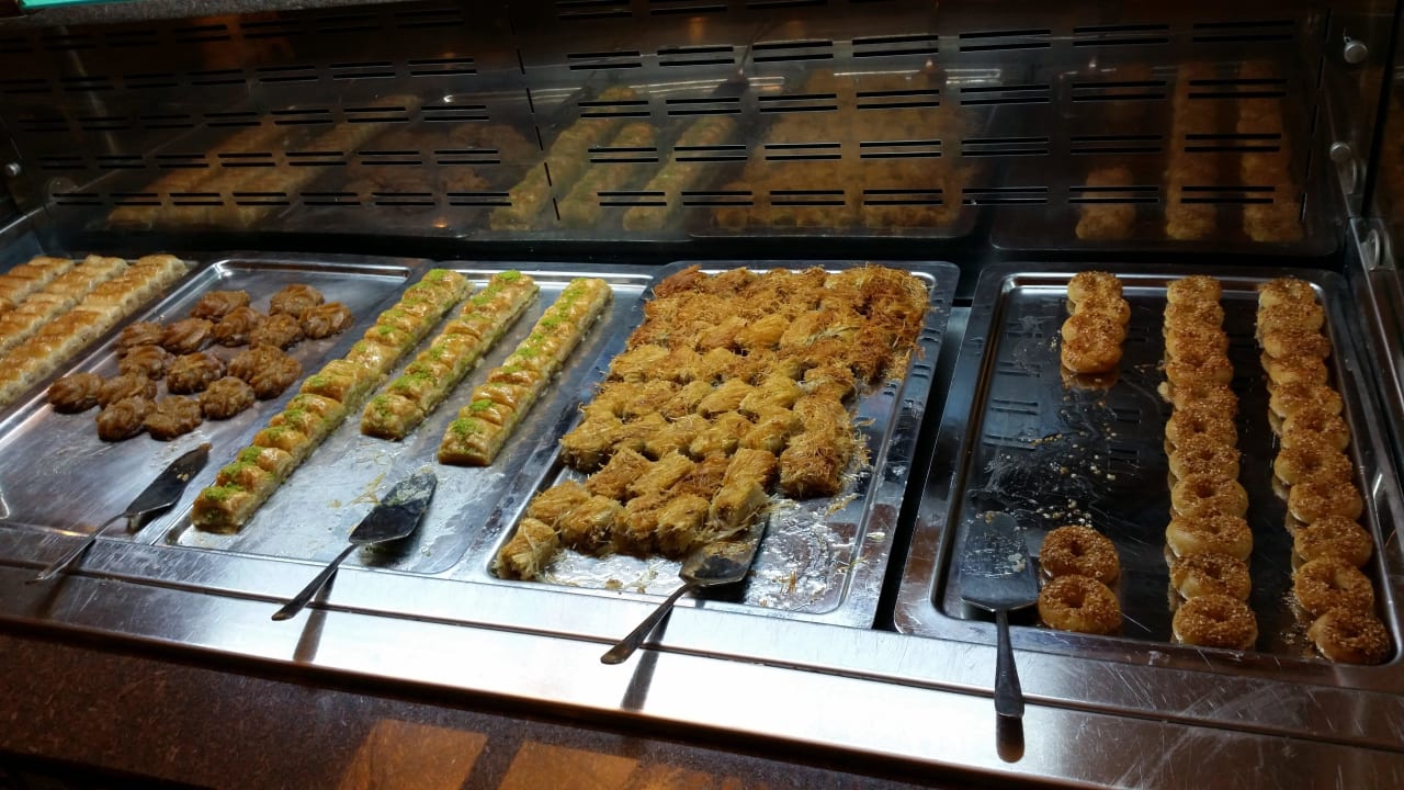 Büffet Club Grand Side