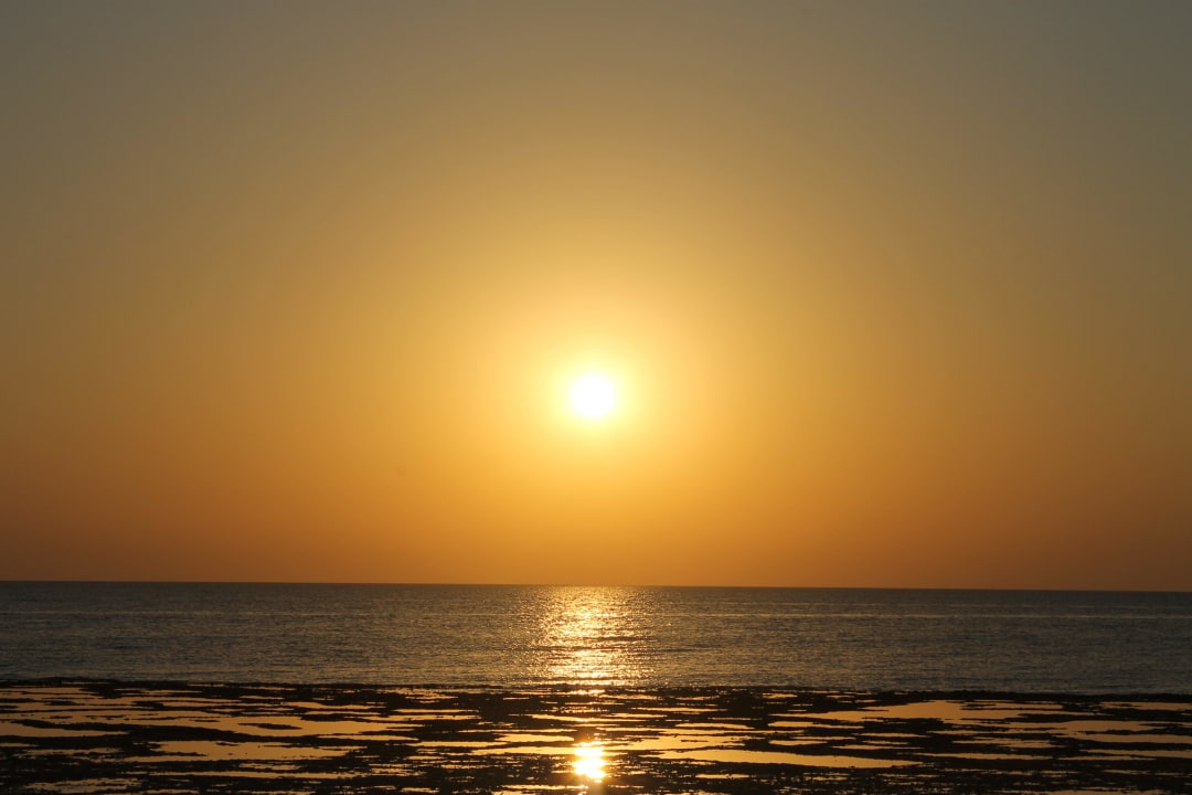 Sonnenaufgang  direkt vorm Bungalow Siva Golden Bay Makadi