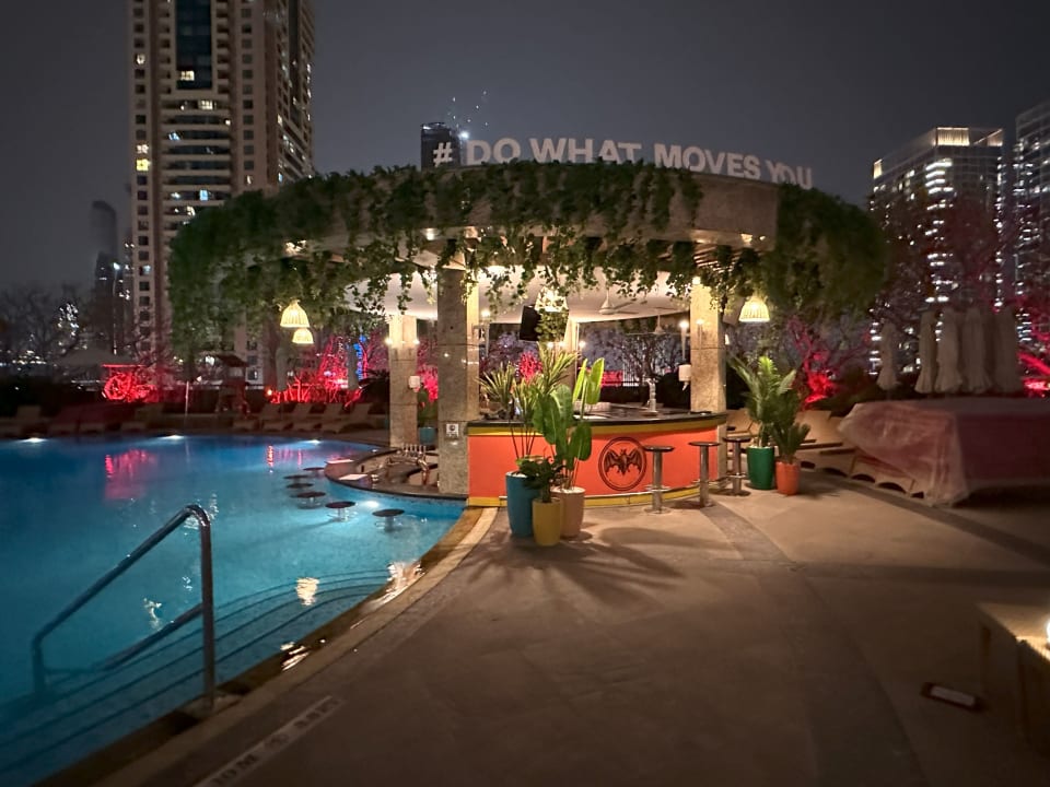 Pool Shangri-La Hotel Dubai