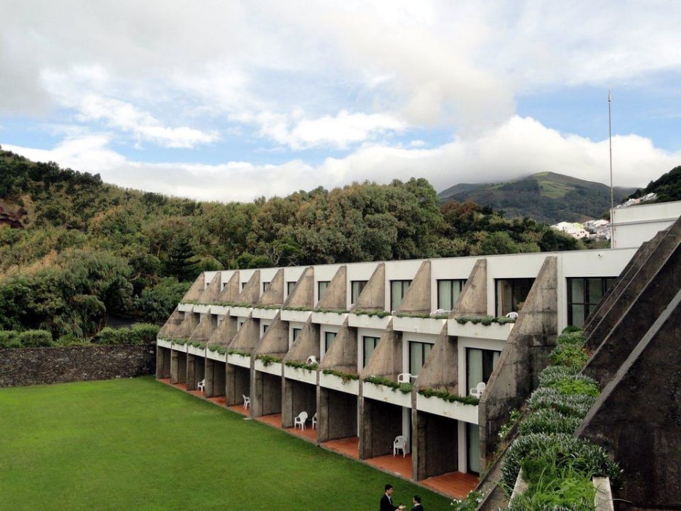 Westteil zum Meer Caloura Hotel Resort