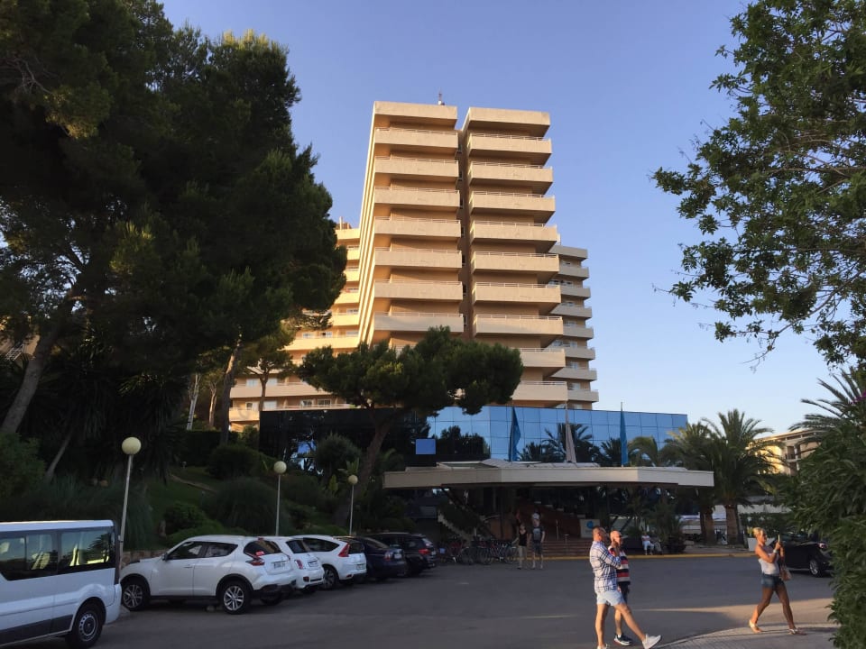 Zufahrt vor dem hotel Grupotel Taurus Park