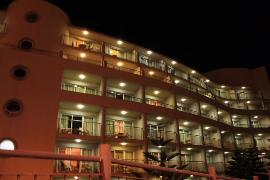 Von der Straße aus Pestana Grand Ocean Resort