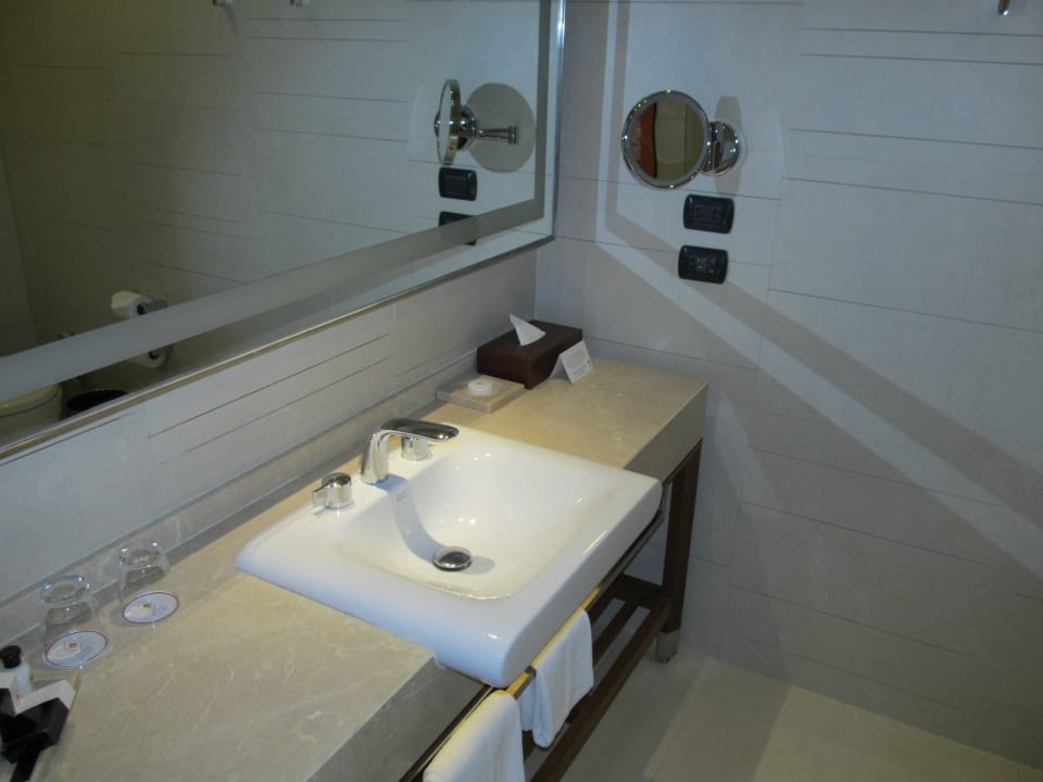 Badezimmer Eastin Grand Hotel Sathorn