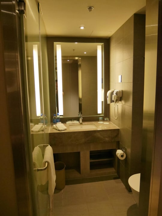 Bathroom Hotel Holiday Inn Express Hong Kong Mongkok