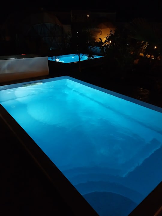 Pool Emerald Oasis Glampotel