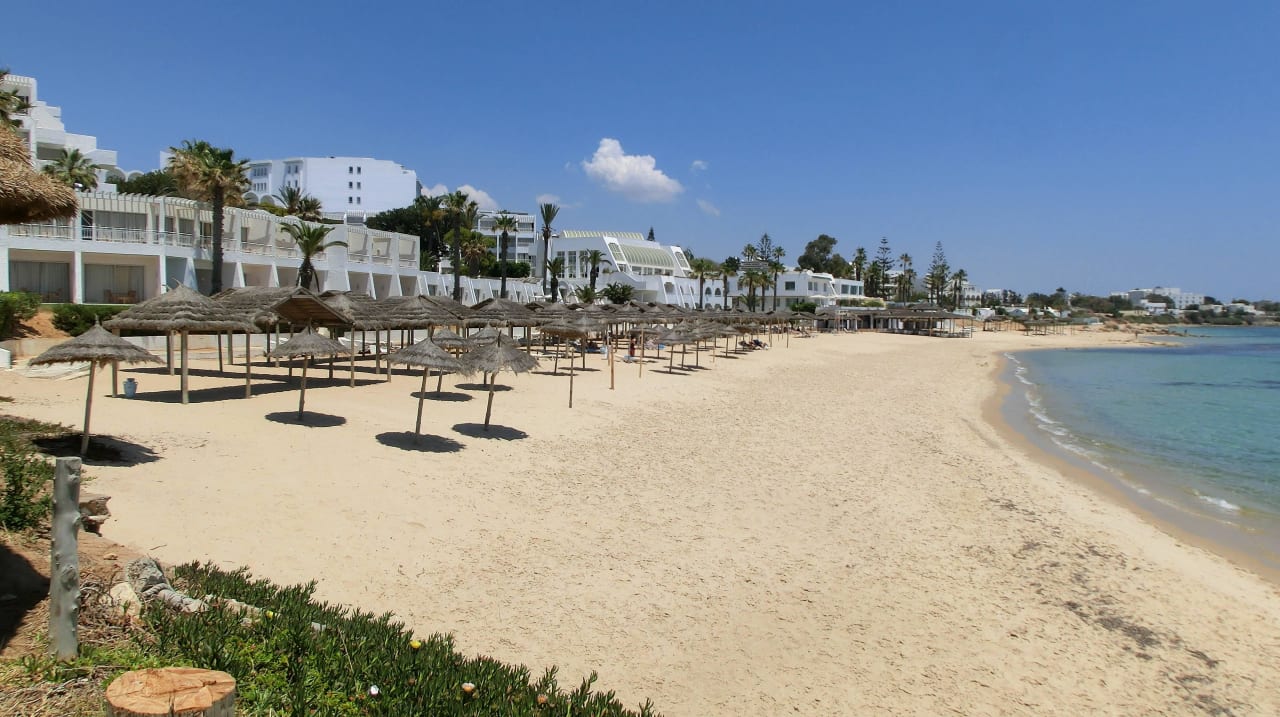 Hotel-Strand li. Hotel Bel Azur Thalasso & Bungalows