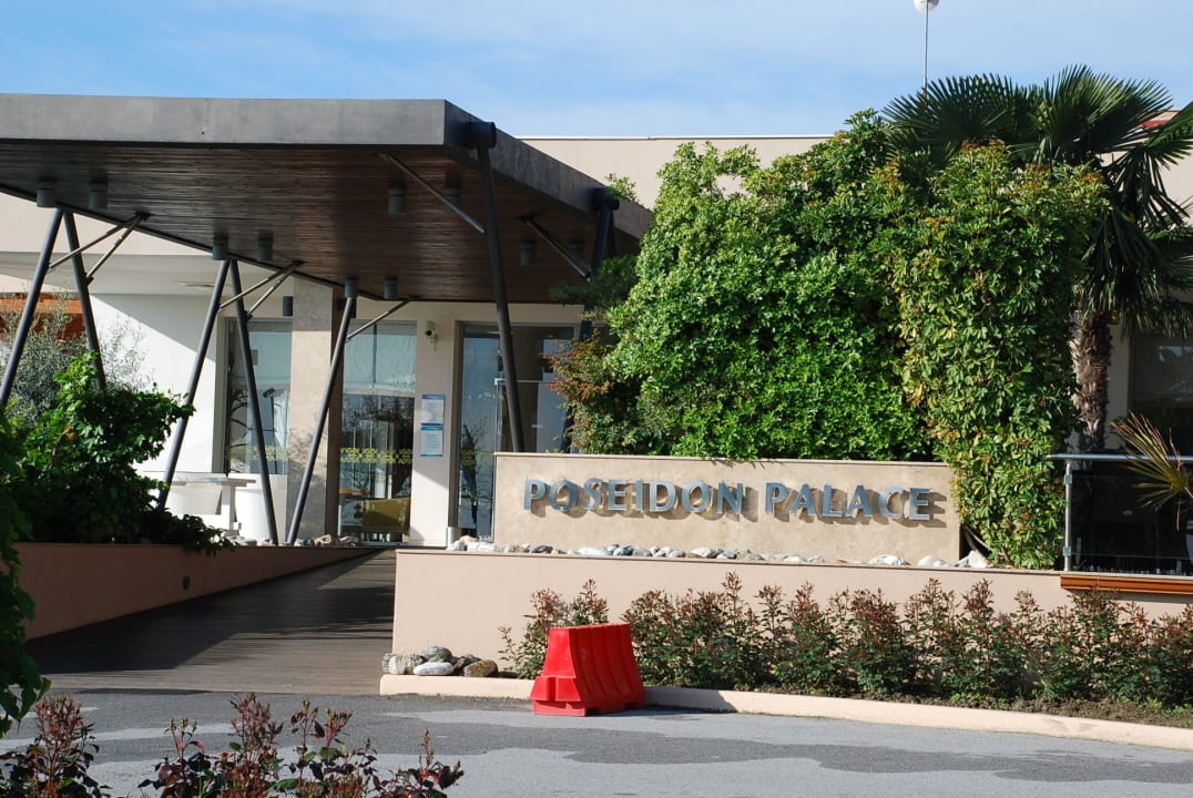 Wejście główne alltoura Club Hotel Poseidon Palace