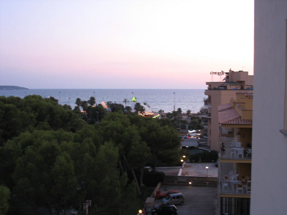 Balkonaussicht Cabot Tres Torres Apartaments
