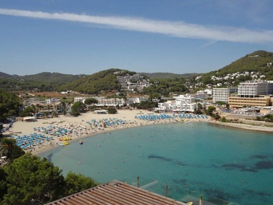 Blick von einer der oberen Hotelerassen Palladium Hotel Cala LLonga - Adults only