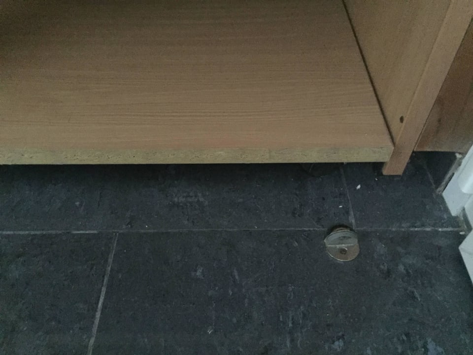 Schrank eines 4 Sterne Hotels Ithea Suites Hotel