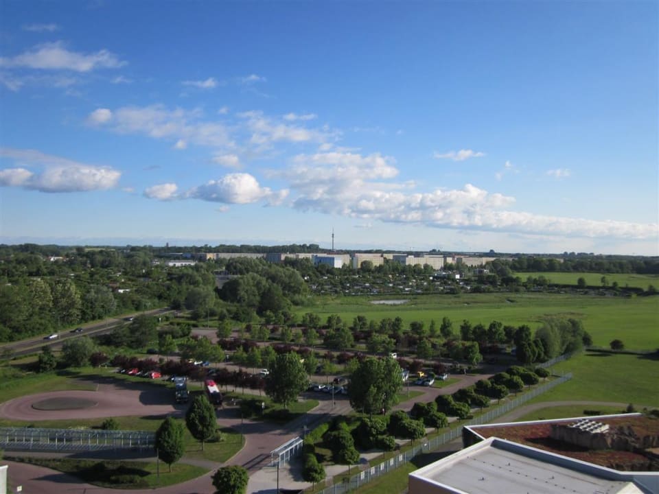 Parkplatz und Stralsund Wyndham Hotel Stralsund HanseDom