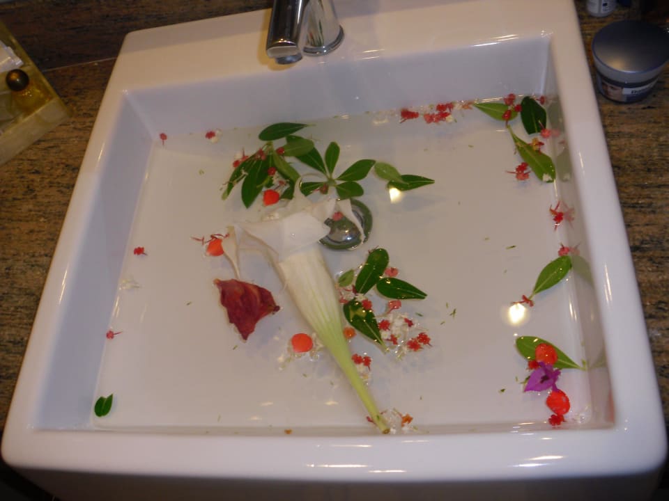 Geburtstagsschmuck Akka Alinda Hotel