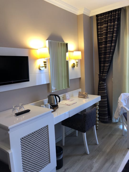 Zimmer Serenis Hotel