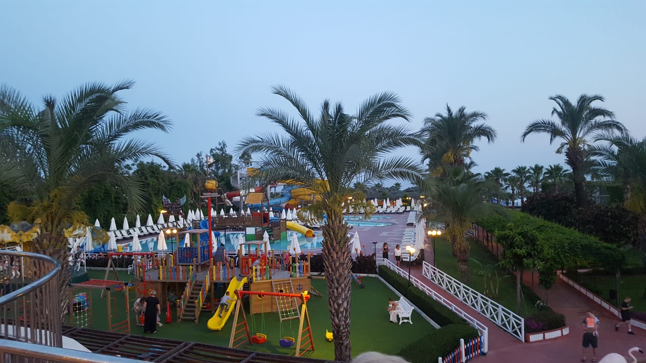 Gartenanlage Hotel Turan Prince