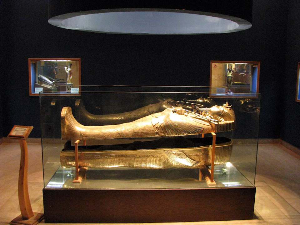 Ausstellungsstücke des Museums Pickalbatros Alf Leila Wa Leila Resort - Neverland Hurghada