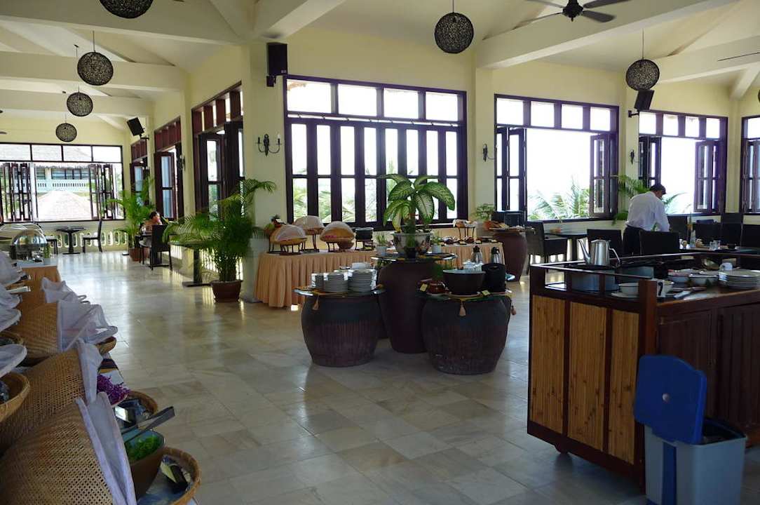 Der Frühstücksraum: hell und freundlich Allezboo Beach Resort & Spa
