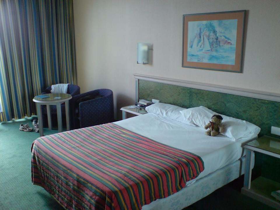Bett im Zimmer Beatriz Costa & Spa