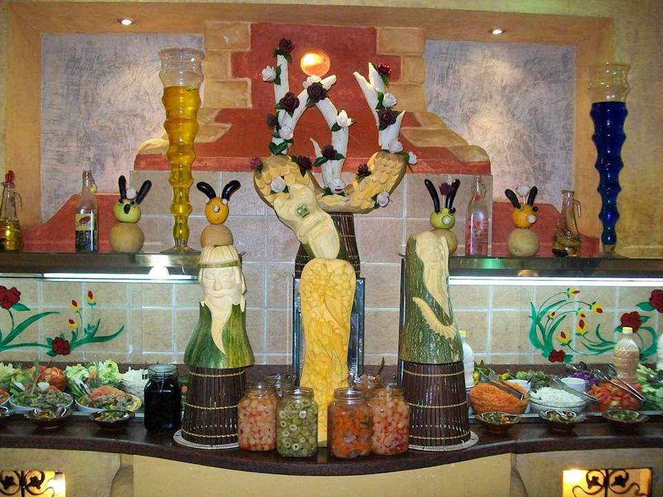 Tolles Büffet Pickalbatros Alf Leila Wa Leila Resort - Neverland Hurghada