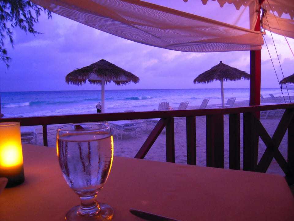 Am Abend Hotel Bougainvillea Beach Resort