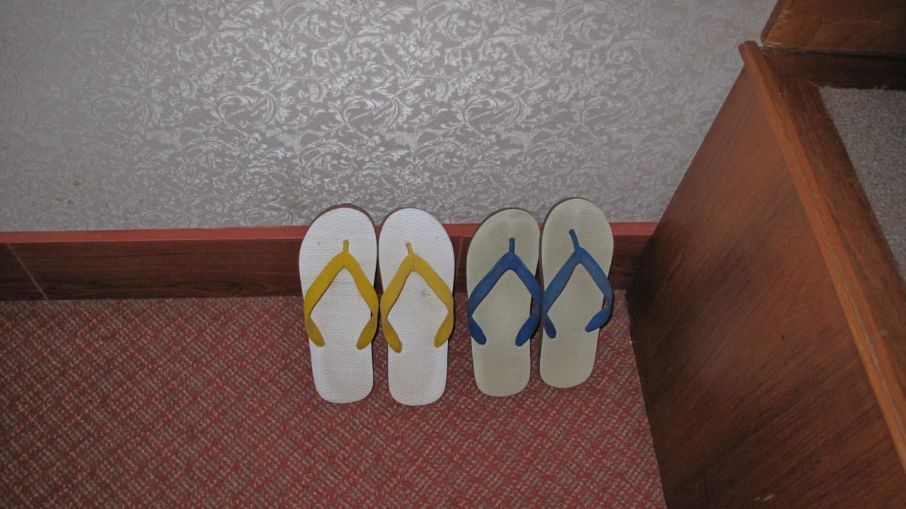 Badeschuhe incl. Hotel Central Yangon