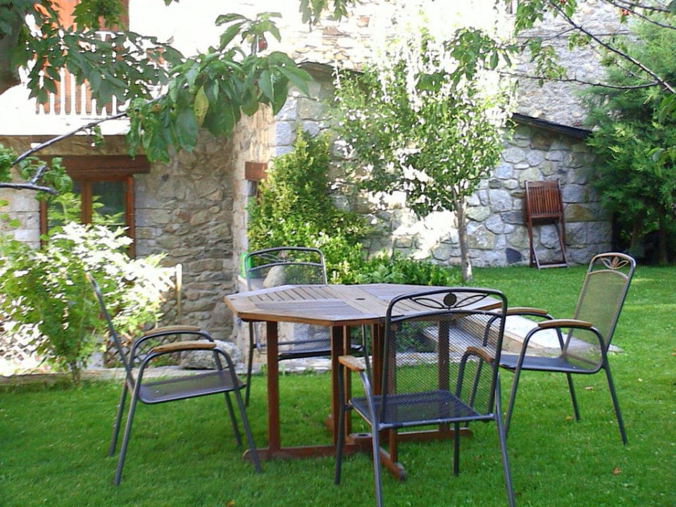 Mesas jardines Hotel Casa Cornel