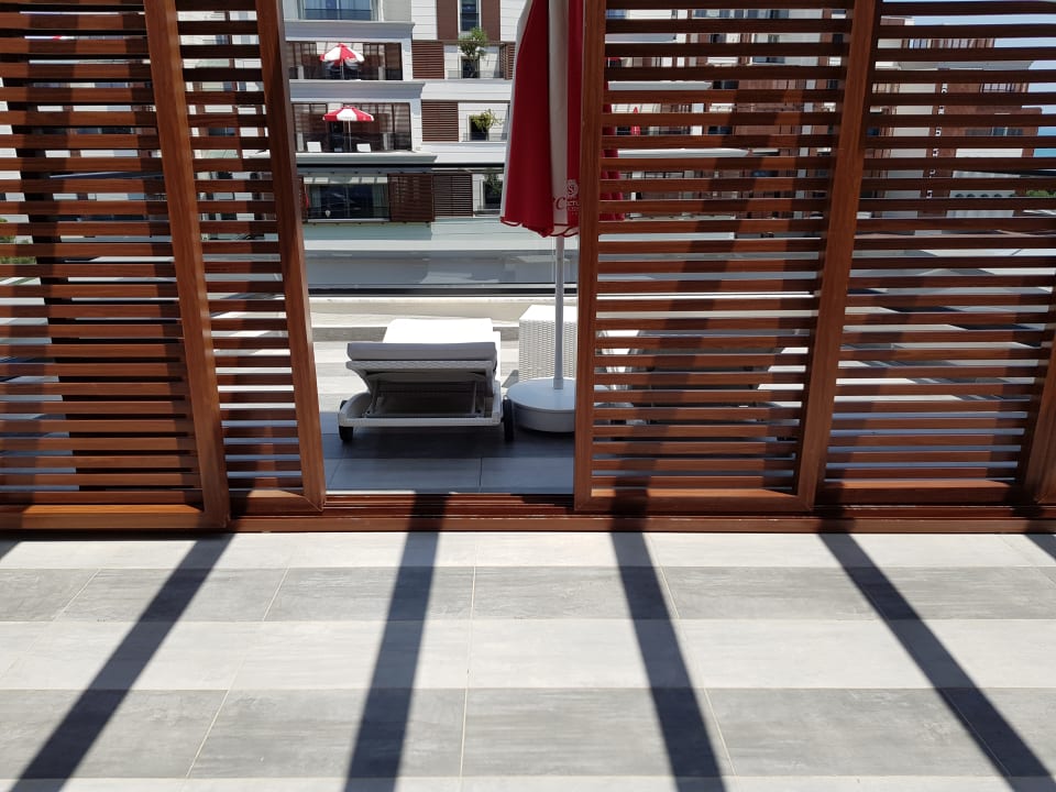 Sonnenliegen mit Schirm Balkon 2 Selectum Luxury Resort Belek