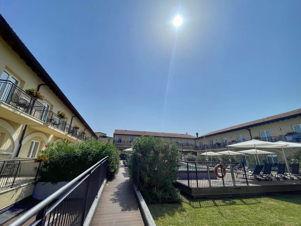 Pool Leonardo Hotel Lago di Garda – Wellness and Spa