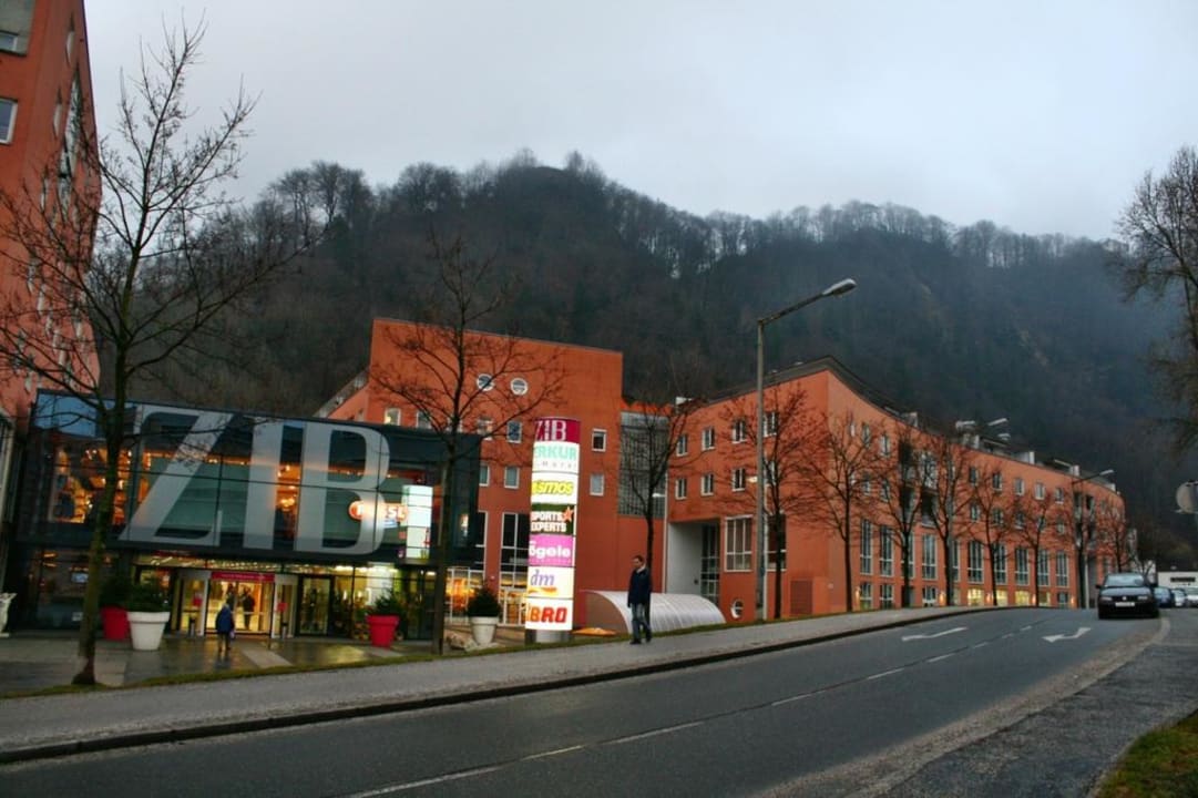 Ausblick vom Eingang des Hotels Best Western Plus Amedia Art Salzburg