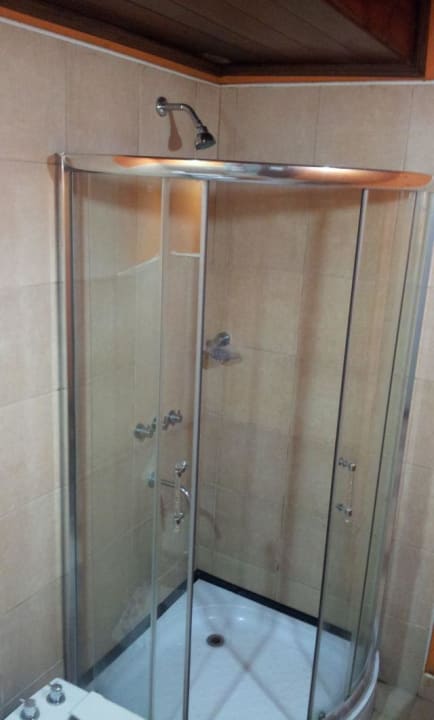 Shower Petit Hotel Si Mi Capitan